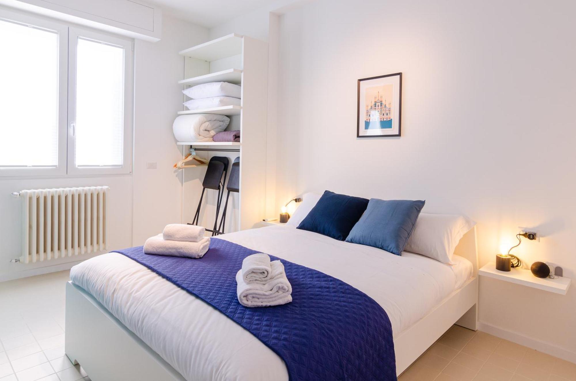 San Siro Blue Flat Milaan